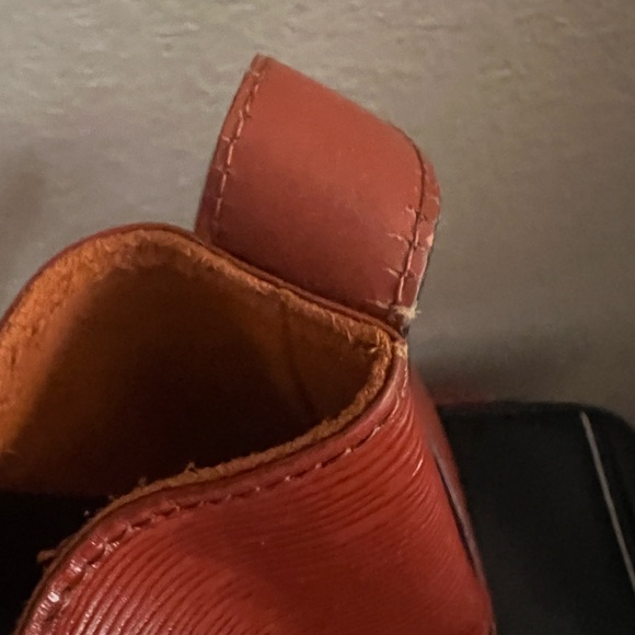 🔥LOUIS VUITTO Epi Sac D'Epaule GM Kenvan Fawn - Picture 12 of 14